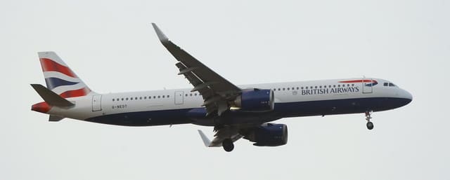 G-NEOT - Twin-engine aircraft