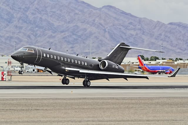 N711MC - Bombardier