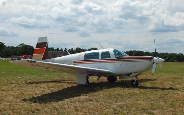 N885DL - Single-engine aircraft