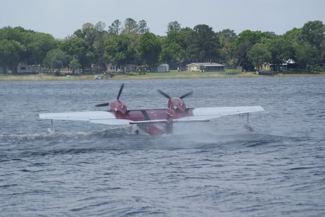N144GW - Twin-engine aircraft
