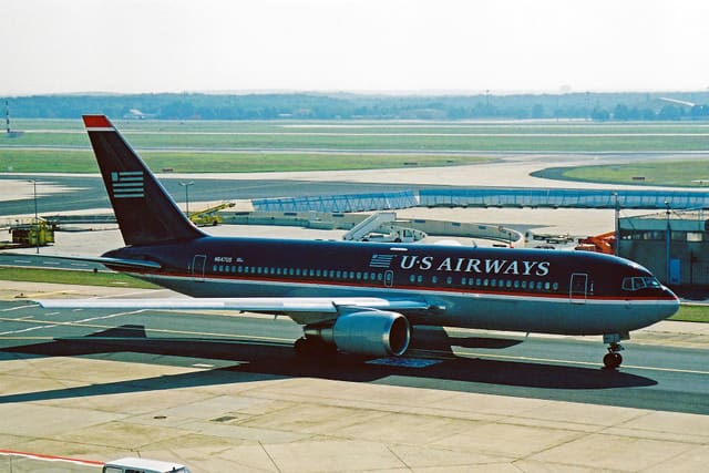 N647US - Twin-engine aircraft
