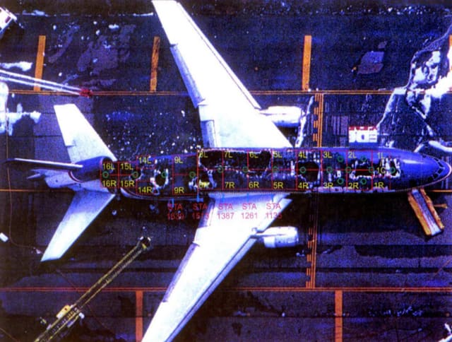 N68055 - Twin-engine aircraft