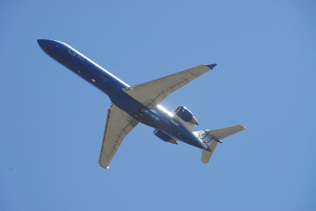 N758SK - Twin-engine aircraft