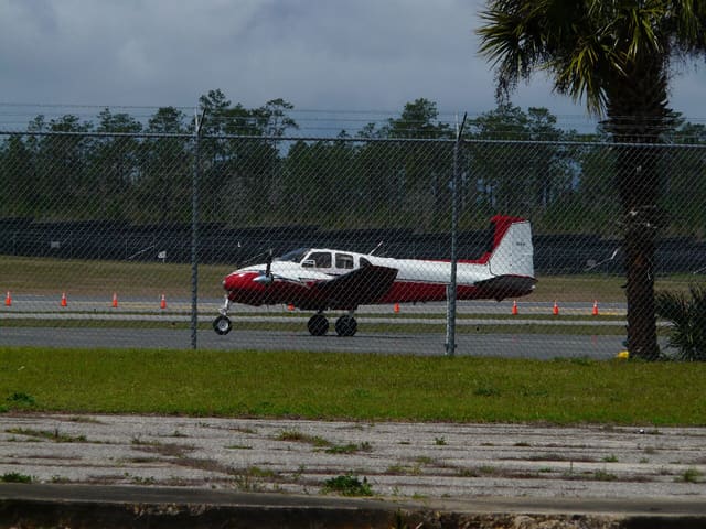 N261B - Beechcraft