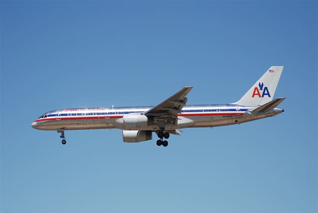 N664AA - Twin-engine aircraft