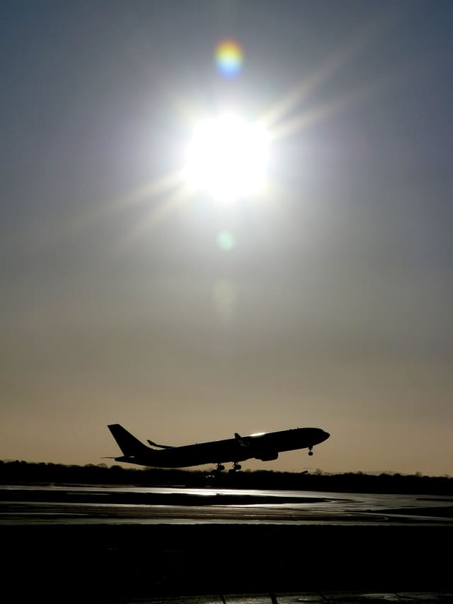 N278AY - Twin-engine aircraft