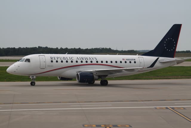 N866RW - Embraer