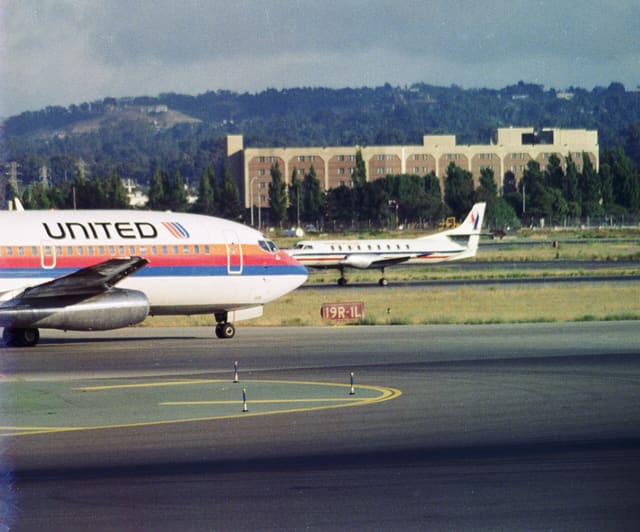 N9038U - Business jet