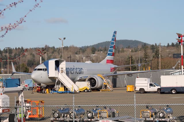 N323SG - Boeing