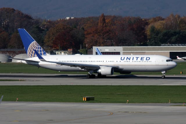 N669UA - Boeing