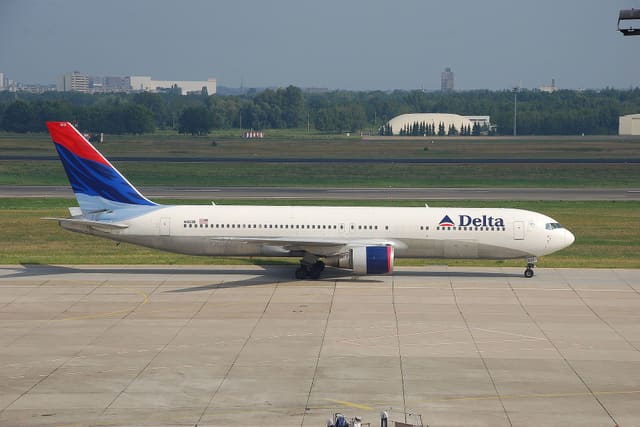 N1613B - Twin-engine aircraft