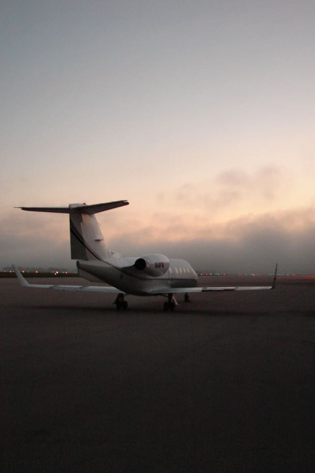 N141FM - Business jet