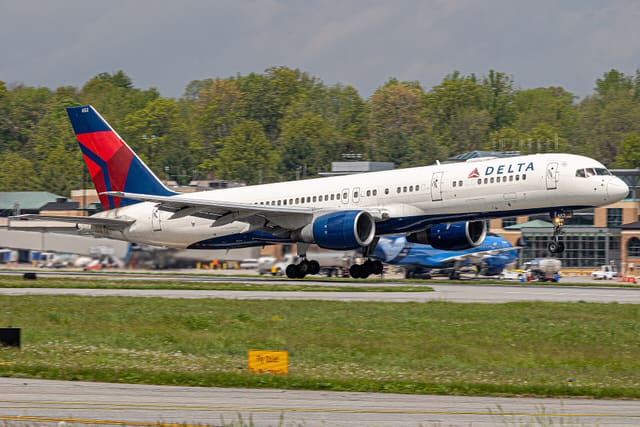 N652DL - Boeing