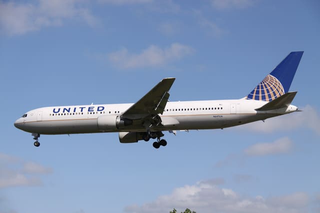 N647UA - Boeing