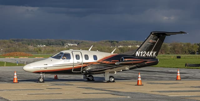 N124KK - Business jet