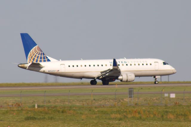 N152SY - Embraer