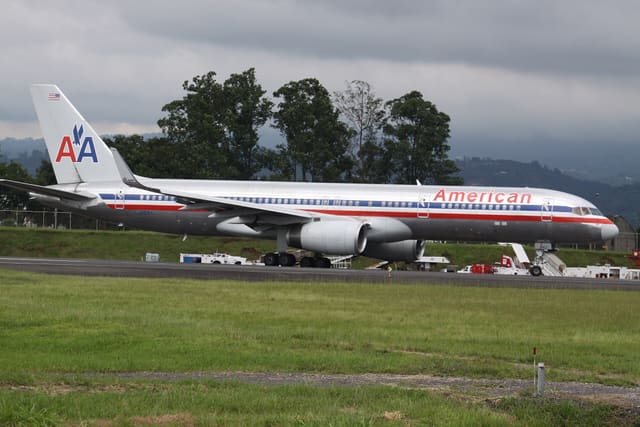 N669AA - Boeing