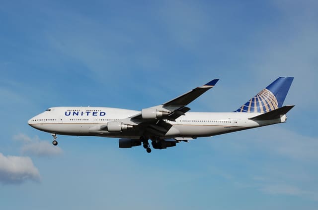 N180UA - Boeing