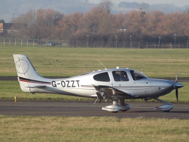 G-OZZT - Cirrus