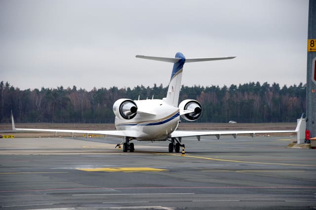 N88 - Business jet