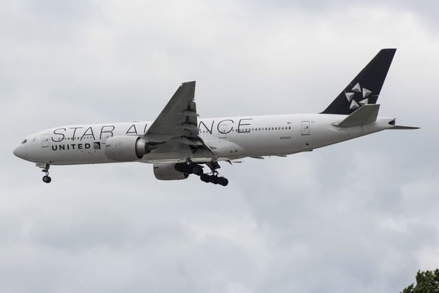 N76021 - Boeing