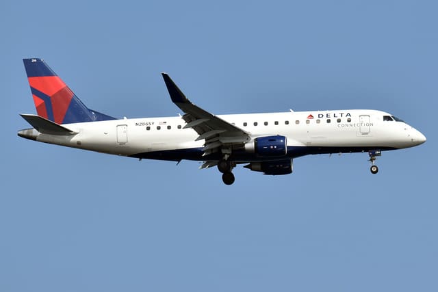 N286SY - Embraer