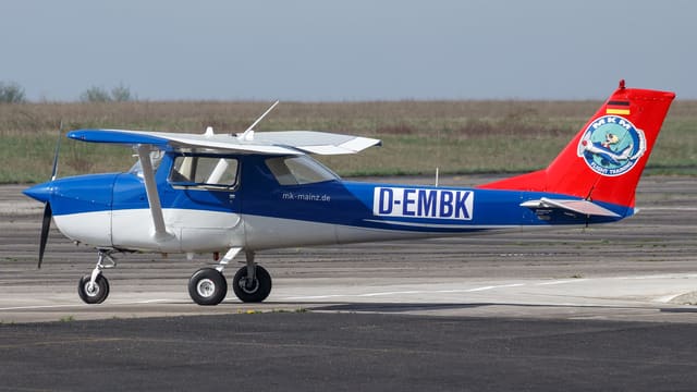 D-EMBK - Single-engine aircraft