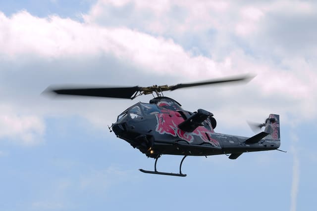 N11FX - Helicopter