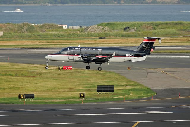 N124CJ - Twin-engine aircraft