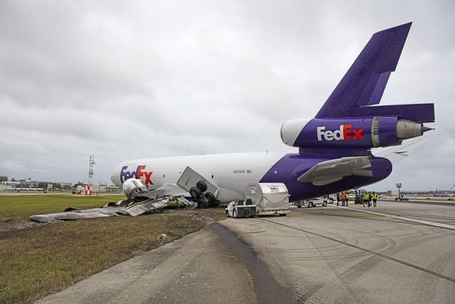 N370FE - Douglas