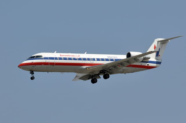 N863AS - Twin-engine aircraft