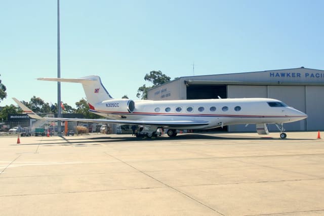 N305CC - Business jet