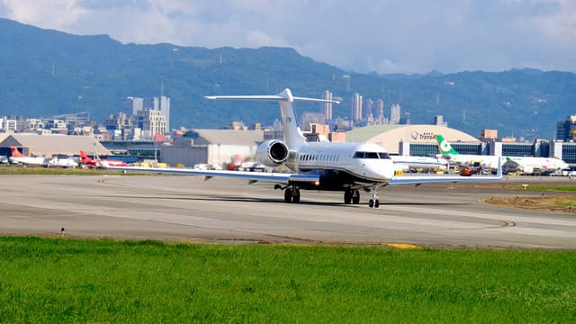 N717MK - Business jet