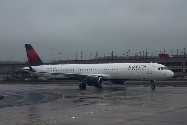 N332DN - Twin-engine aircraft