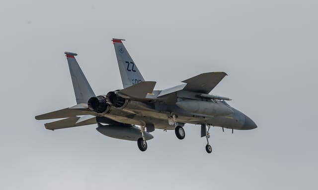  - Twin-engine aircraft