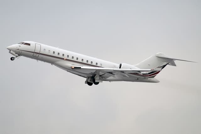 N147QS - Bombardier