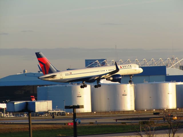 N900PC - Twin-engine aircraft