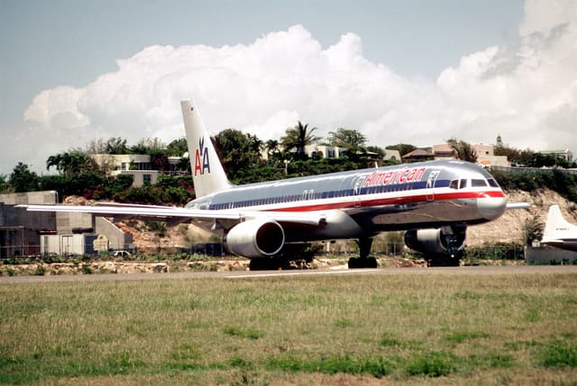 N668AA - Boeing