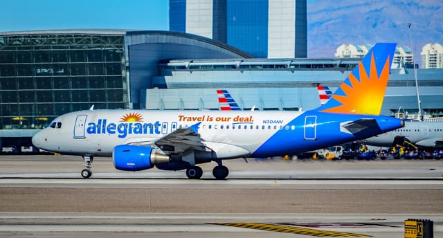 N304NV - Twin-engine aircraft