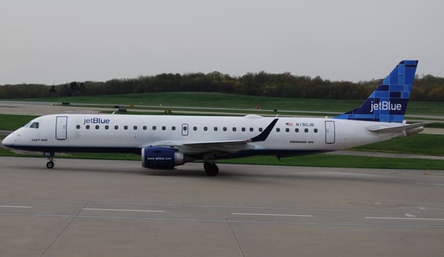 N190JB - Embraer