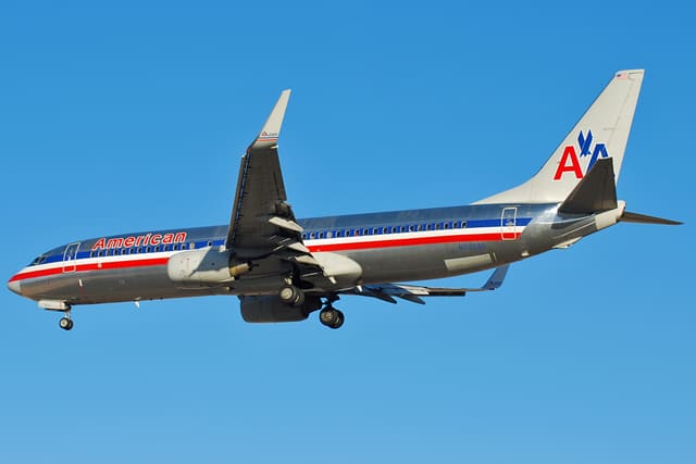 N909AN - Twin-engine aircraft