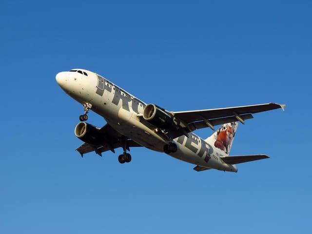 N922FR - Twin-engine aircraft