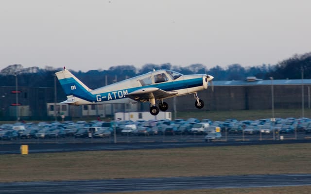 G-ATOM - Single-engine aircraft