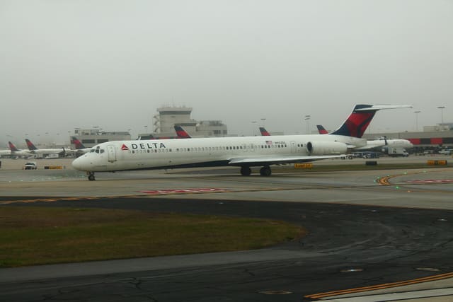 N932DL - Twin-engine aircraft