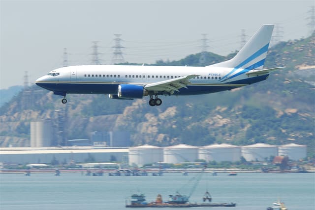 N789LS - Twin-engine aircraft
