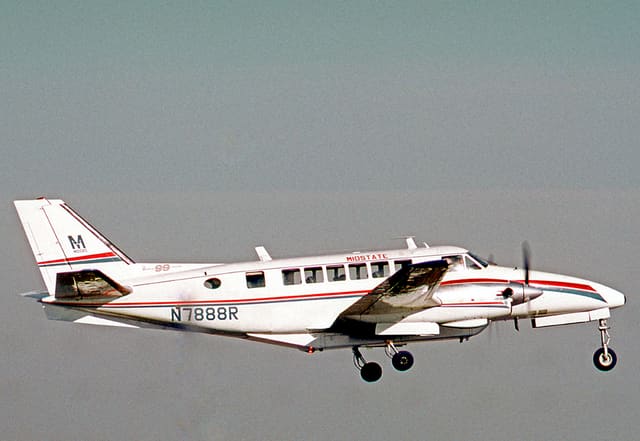 N7888R - Twin-engine aircraft
