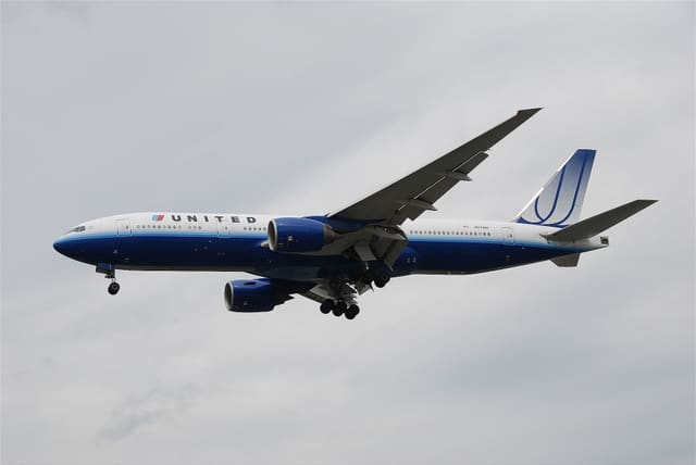 N221UA - Boeing