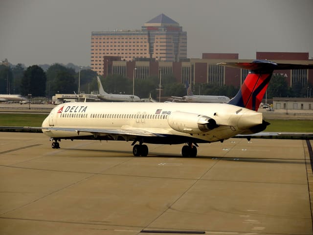 N994DL - Douglas