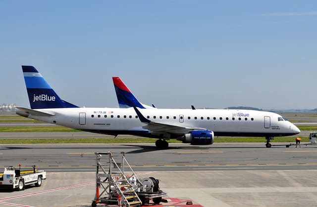 N179JB - Embraer
