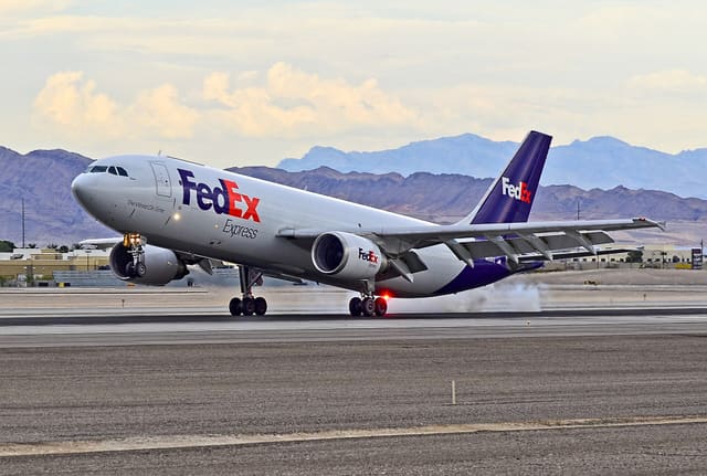 N655FE - Twin-engine aircraft